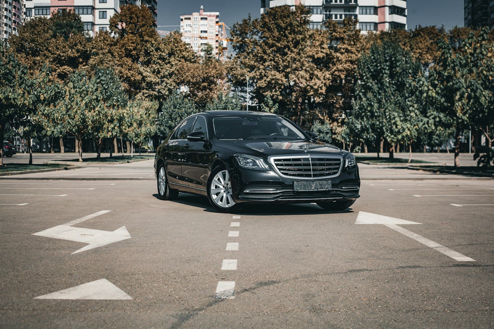 Mercedes S-Klasse taxi op het asfalt